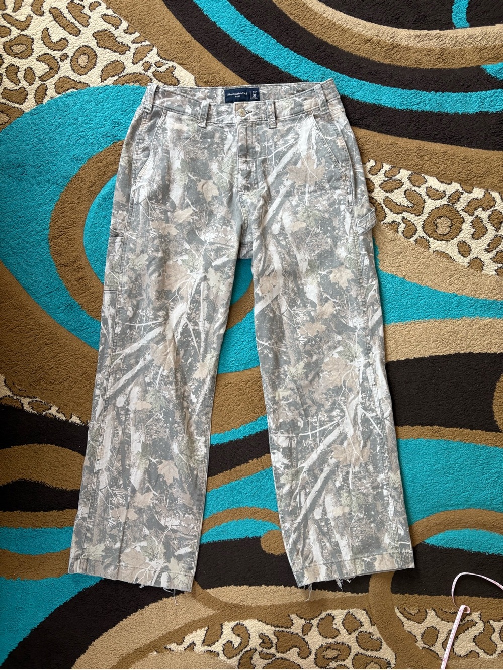 Abercrombie & Fitch Men's Gray and Tan Camo Cargo Pants